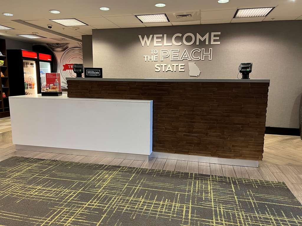 Hampton Inn Cumming Bagian luar foto