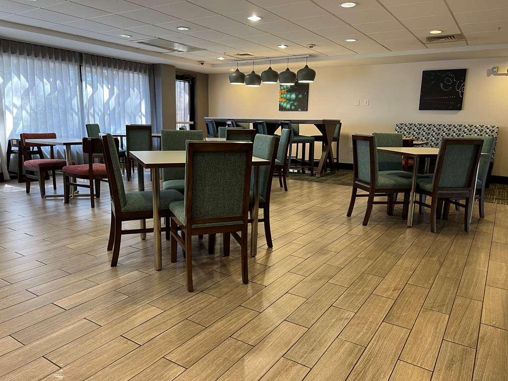 Hampton Inn Cumming Bagian luar foto