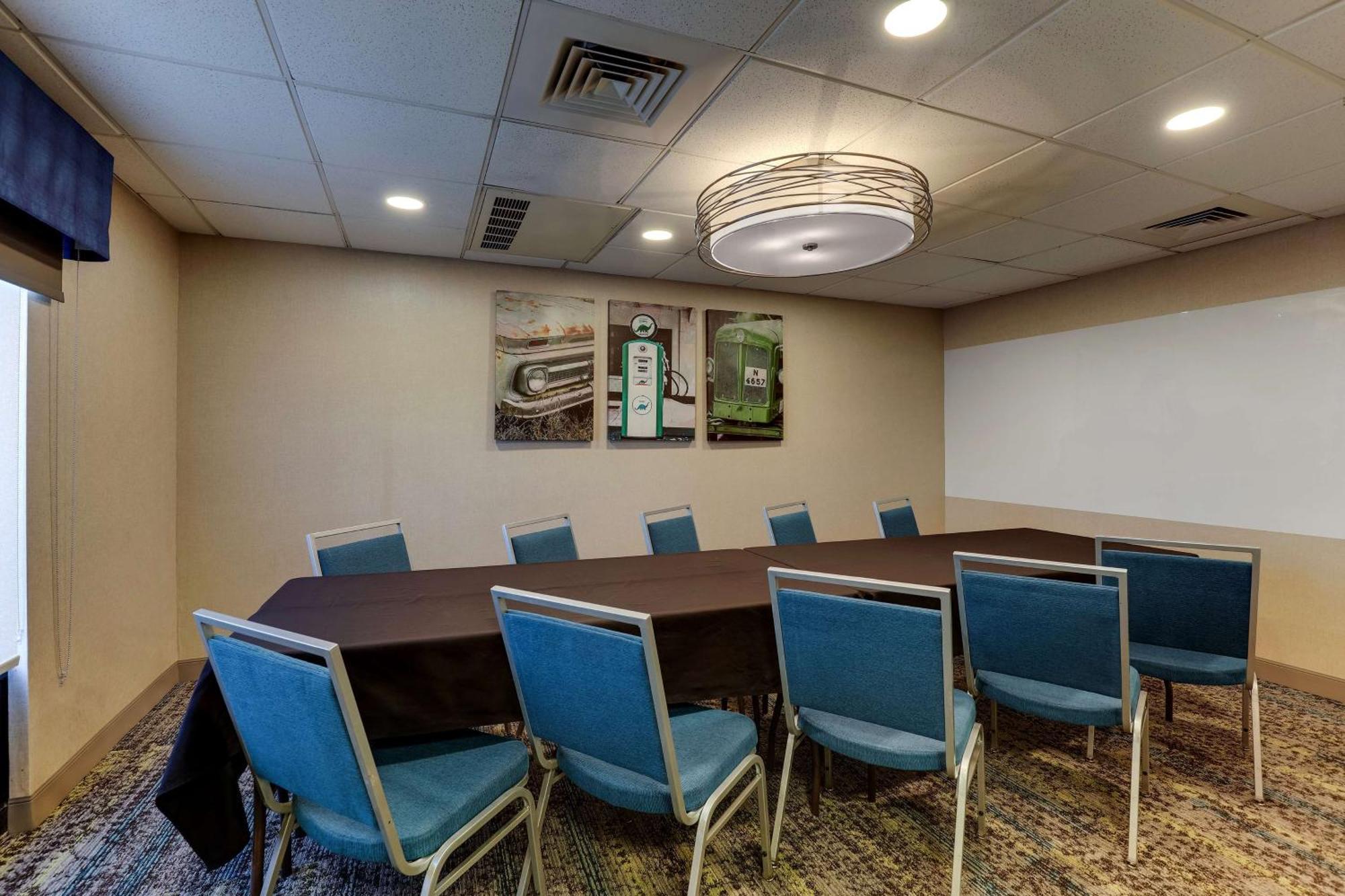 Hampton Inn Cumming Bagian luar foto