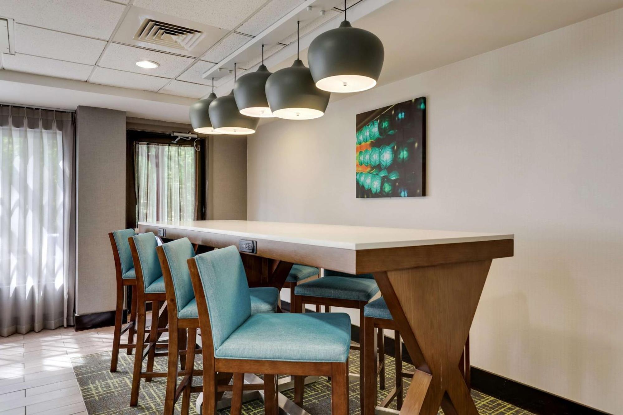 Hampton Inn Cumming Bagian luar foto