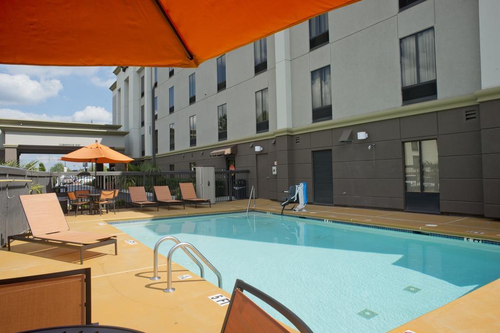 Hampton Inn Cumming Bagian luar foto